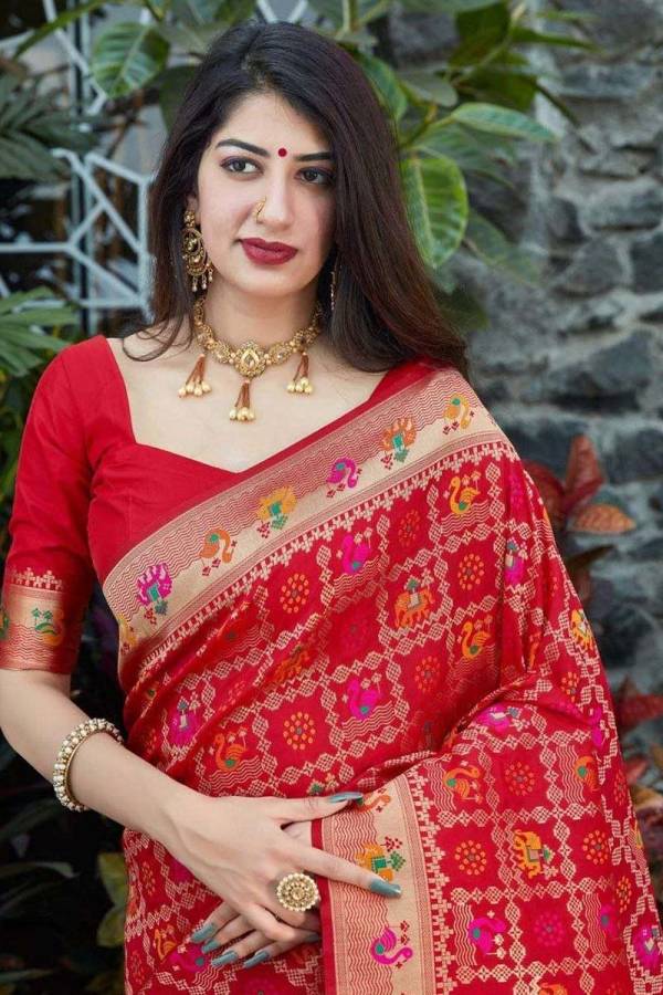 Multicolored Threads Rich Pallu Saree with Allover Golden Design  in Surat