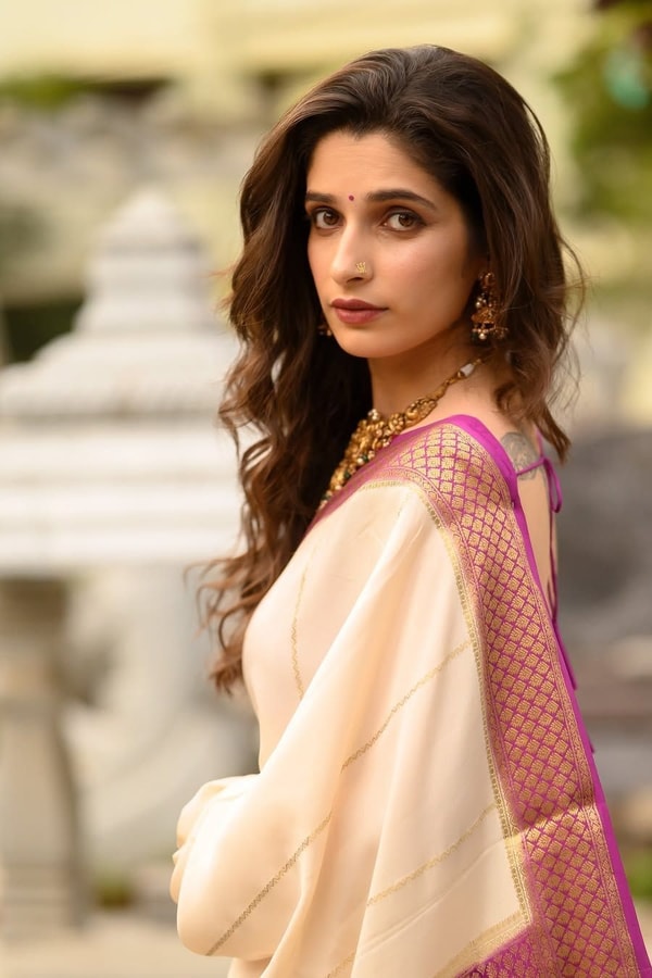 Off-White Kerala Style Banarasi Soft Silk Saree with Magenta Zari Border and Pinstripe Body  in Surat