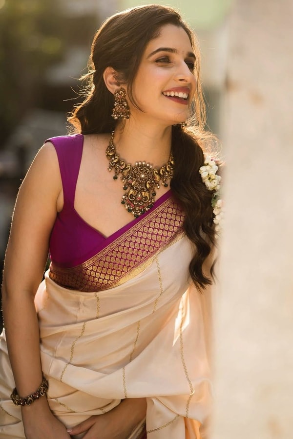 Off-White Kerala Style Banarasi Soft Silk Saree with Magenta Zari Border and Pinstripe Body  in Surat