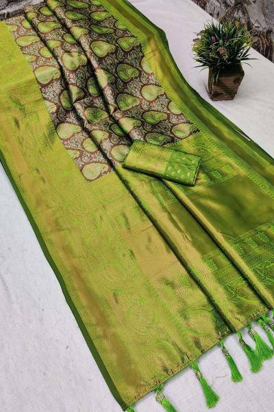 Opulent Kanjivaram Silk Saree Intricate Zari Weaving and Luxurious Design Saree in Surat