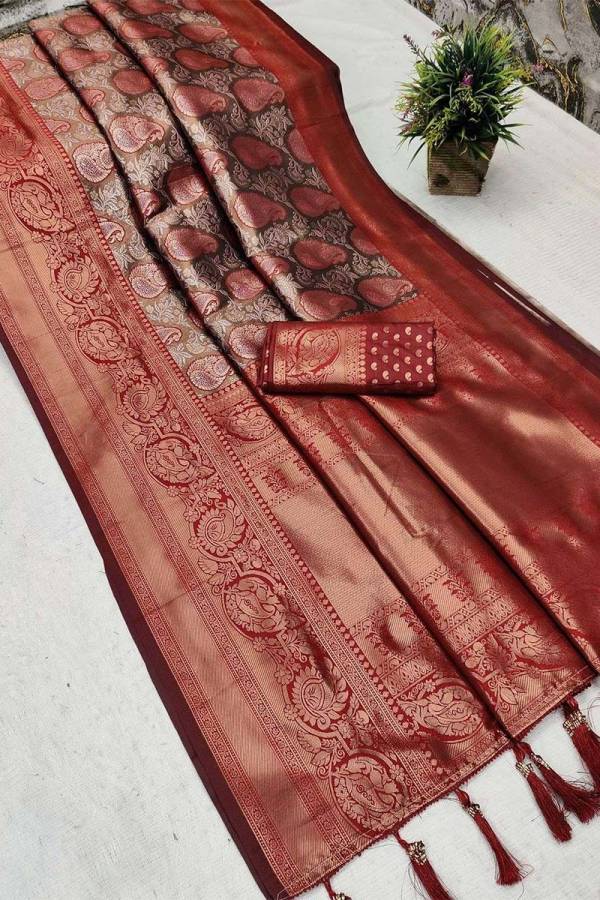 Opulent Kanjivaram Silk Saree Intricate Zari Weaving and Luxurious Design Saree  in Surat
