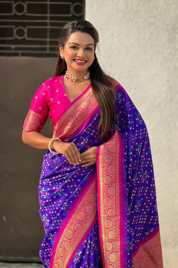 Patola Weave Banarasi Soft Silk Saree in Seven Contrast Colour Combinations with Zari Border  in Surat