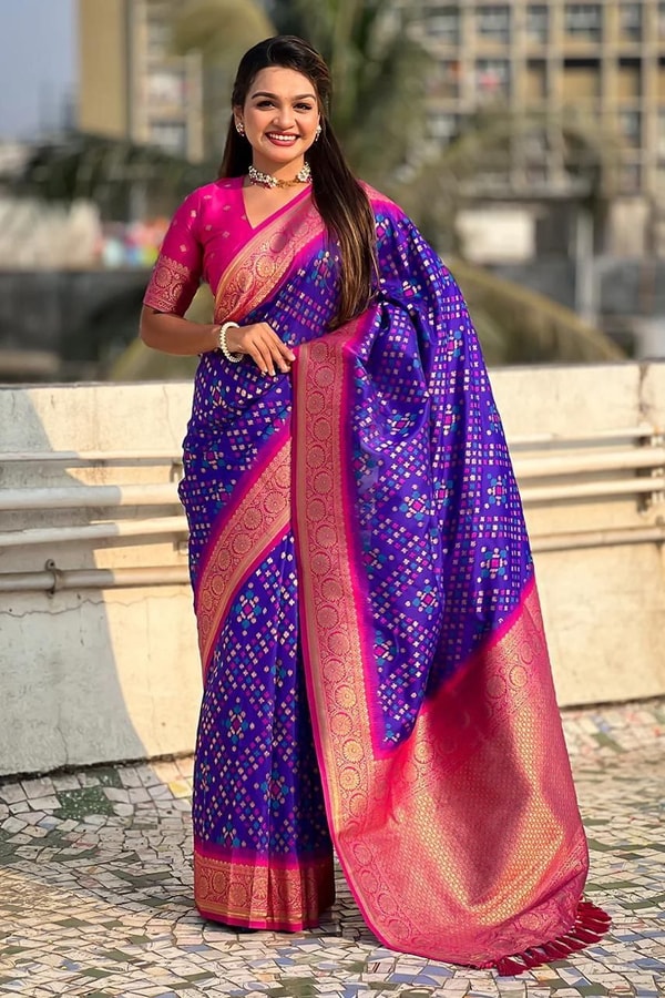 Patola Weave Banarasi Soft Silk Saree in Seven Contrast Colour Combinations with Zari Border  in Surat
