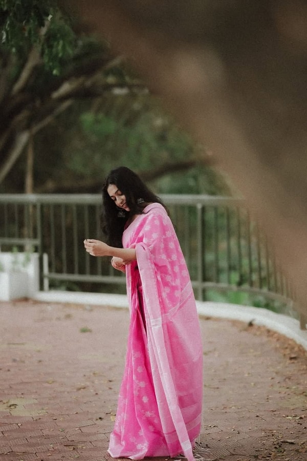 Pink Saree with Tonal Woven Floral Jaal and Soft Textured Finish for Day Functions  in Surat
