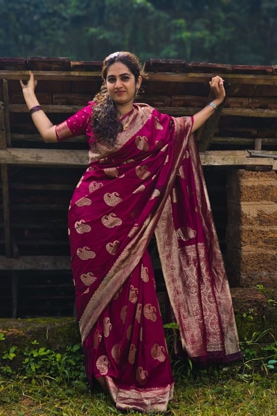 Rani Magenta Banarasi Soft Silk Saree with Gold Zari Paisley Buttas and Rich Zari Pallu in Surat