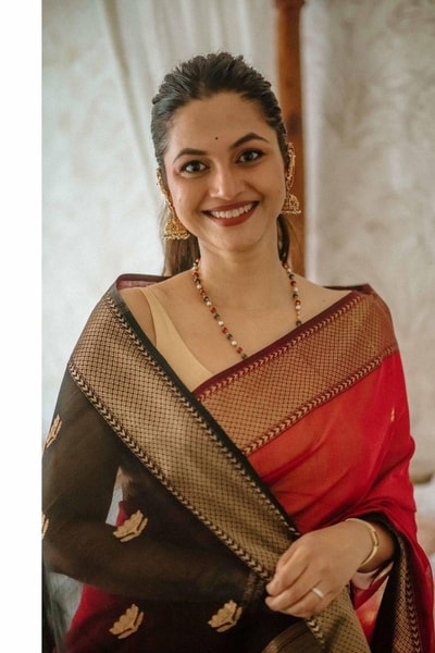 Red Saree with Contrast Black Pallu, Gold Zari Buttas and Woven Gold Border in Surat