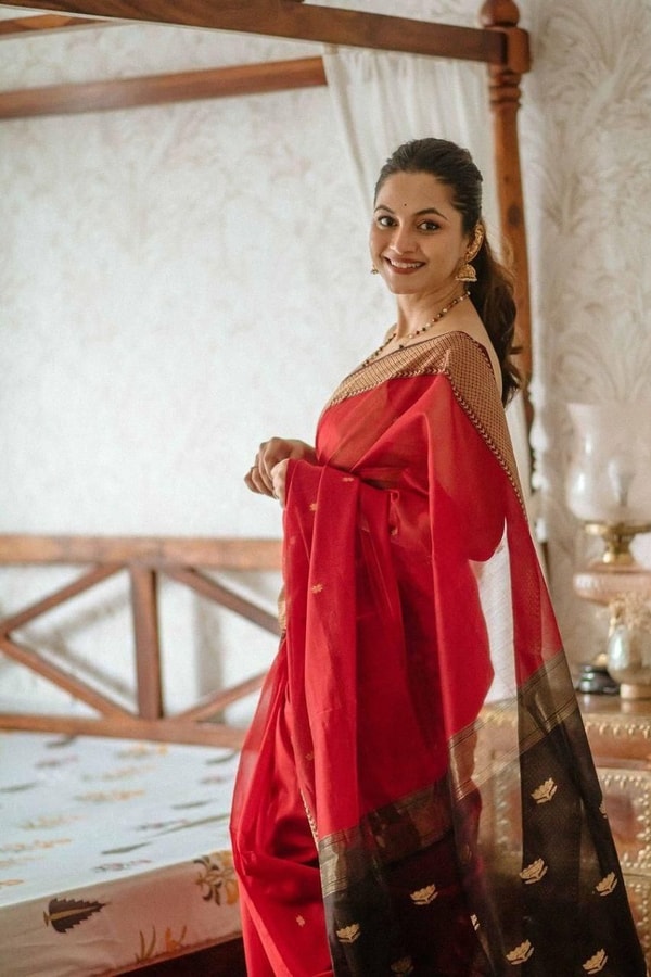 Red Saree with Contrast Black Pallu, Gold Zari Buttas and Woven Gold Border  in Surat