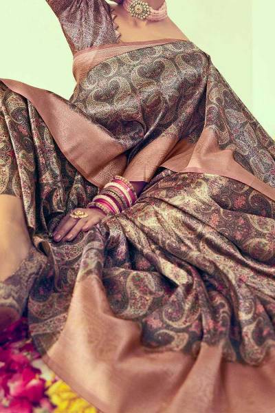 Rich Pallu Adorned with Intricate Motifs and Designs in Golden Zari Saree in Surat