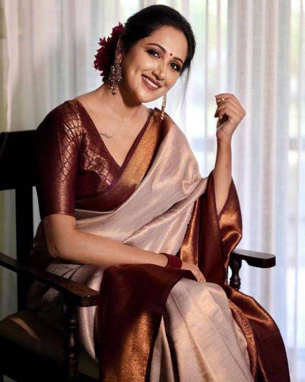 Rich Pallu With Allover Golden Zari Weaving Desing Saree  in Surat