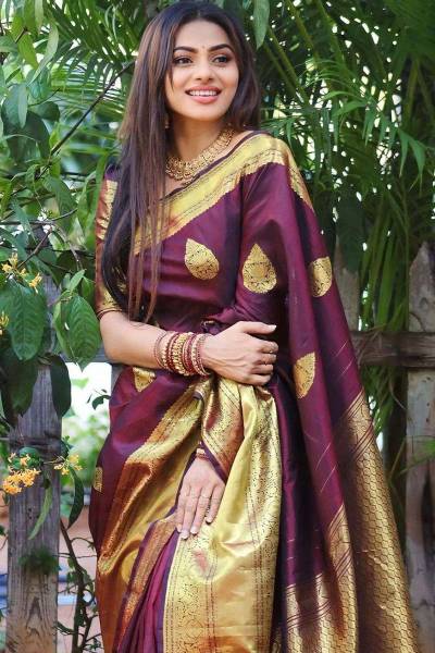 Rich Pallu with All Over Golden Zari Weaving Flower Design Saree in Surat