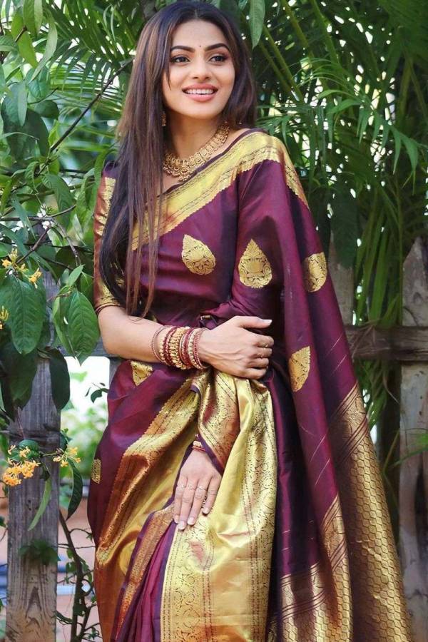 Rich Pallu with All Over Golden Zari Weaving Flower Design Saree  in Surat