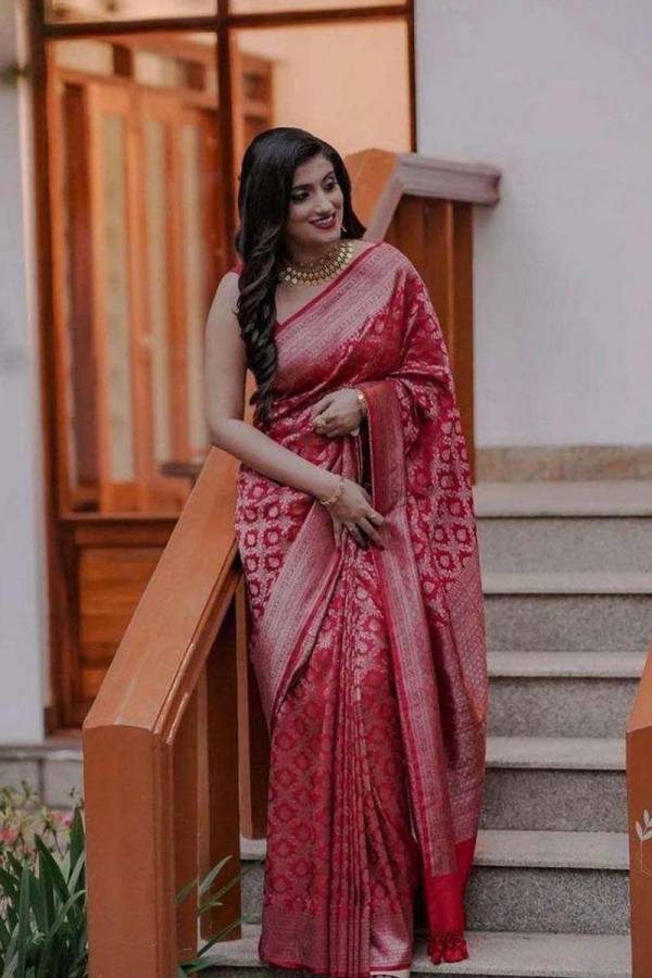 Rich Pallu with All Over Golden Zari Weaving Flower Design Saree  in Surat