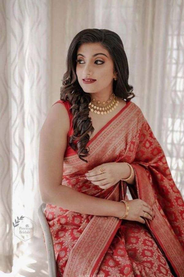 Rich Pallu with All Over Golden Zari Weaving Flower Design Saree  in Surat
