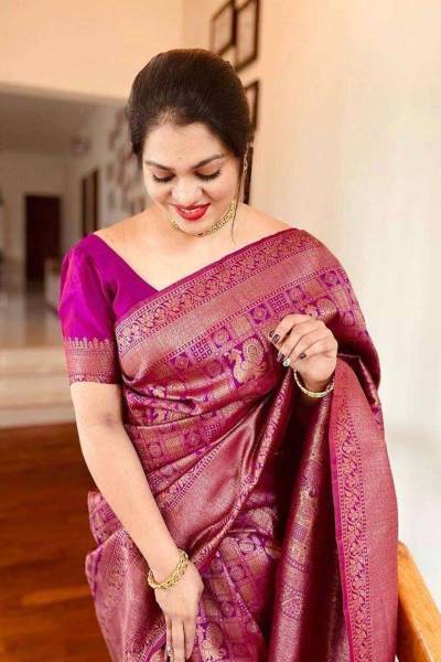 Rich Pallu with Allover Golden Flower Peacock Design Banarasi Saree in Surat
