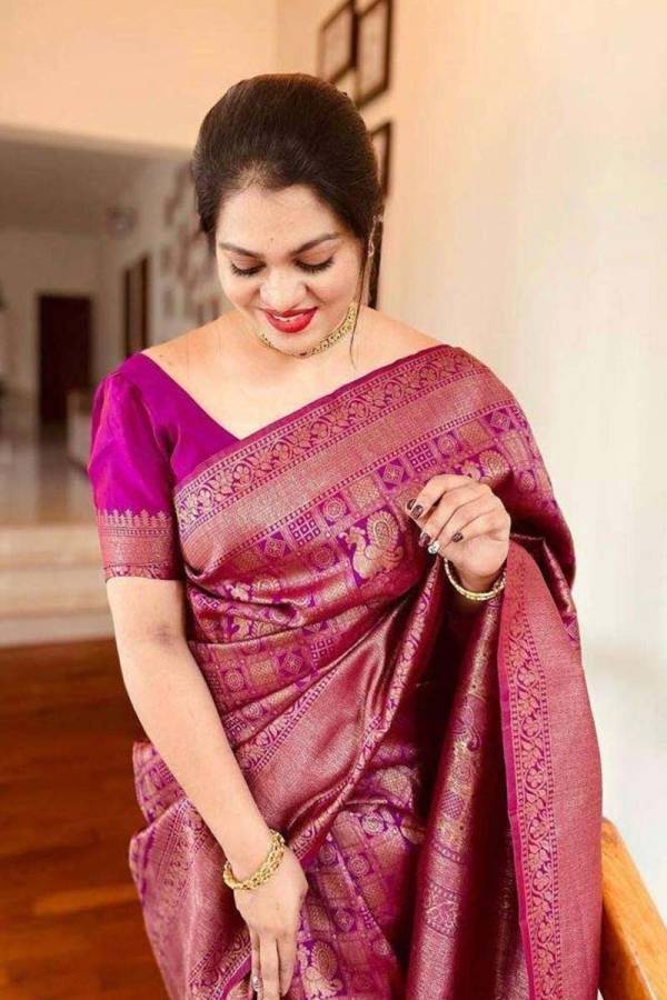 Rich Pallu with Allover Golden Flower Peacock Design Banarasi Saree  in Surat