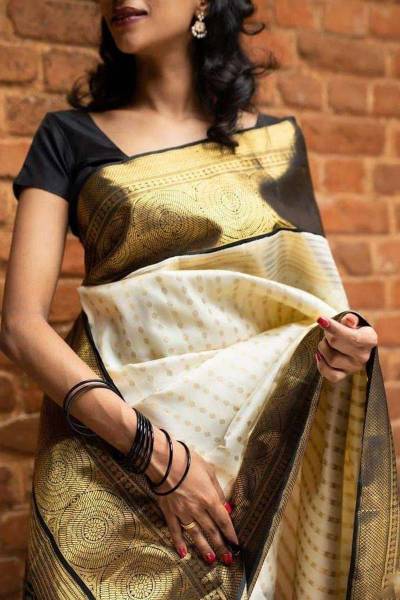 Rich Pallu with Allover Golden Zari Floral Weaving in Surat