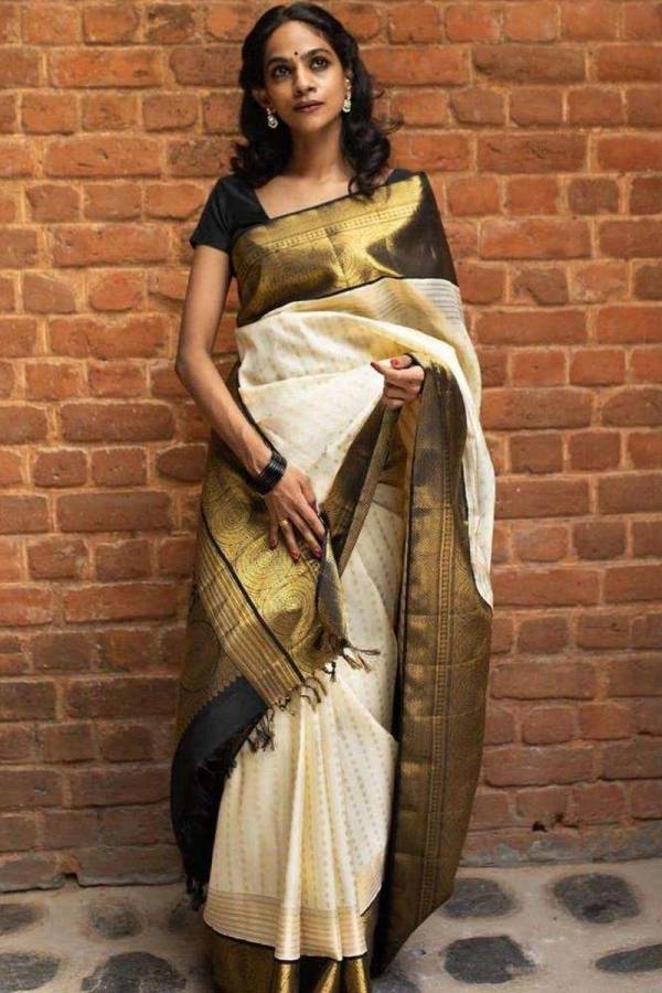 Rich Pallu with Allover Golden Zari Floral Weaving  in Surat