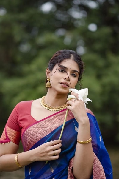 Royal Blue Soft Cotton Saree with Coral Pink Jacquard Border and Striped Pallu in Surat