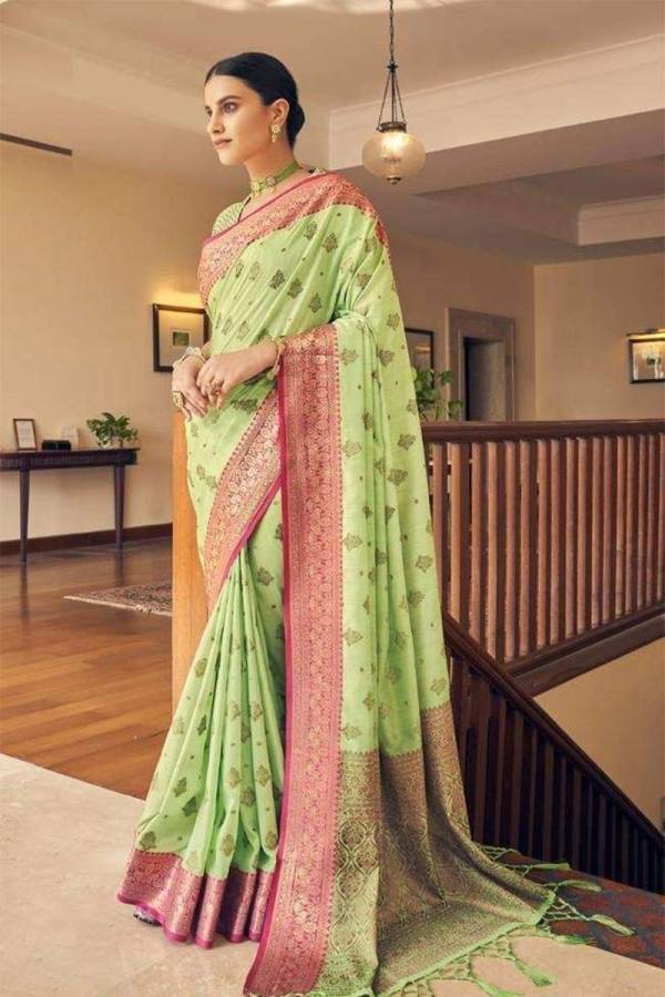 Silk Saree with Zari Woven Pallu and Contrasting Border  in Surat