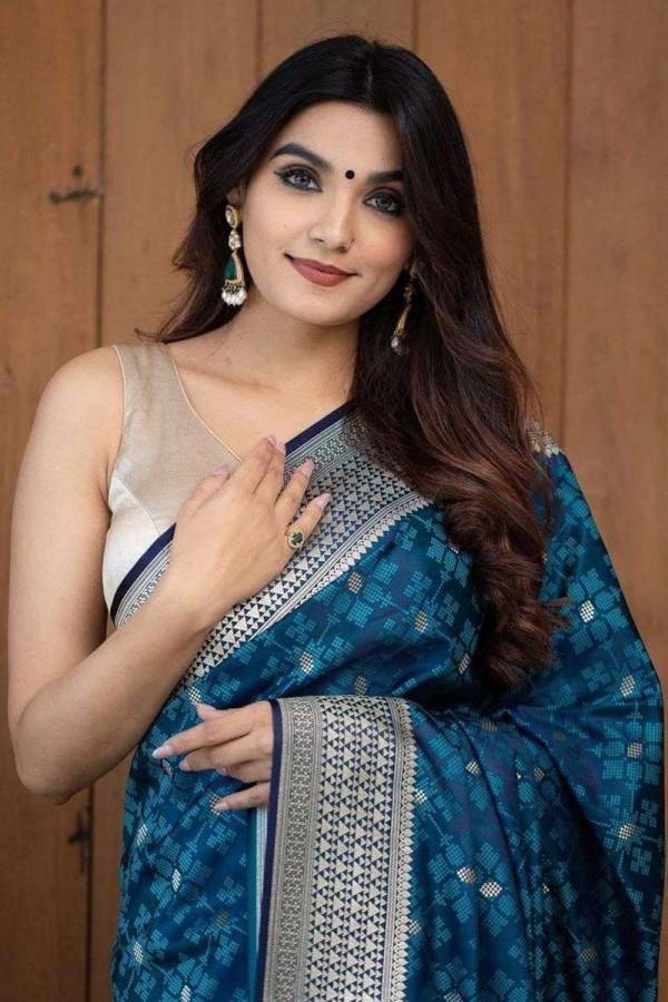 Silver Rich Pallu Saree With Allover Box and Silver Zari Butta Design Enhanced by Heavy Border  in Surat