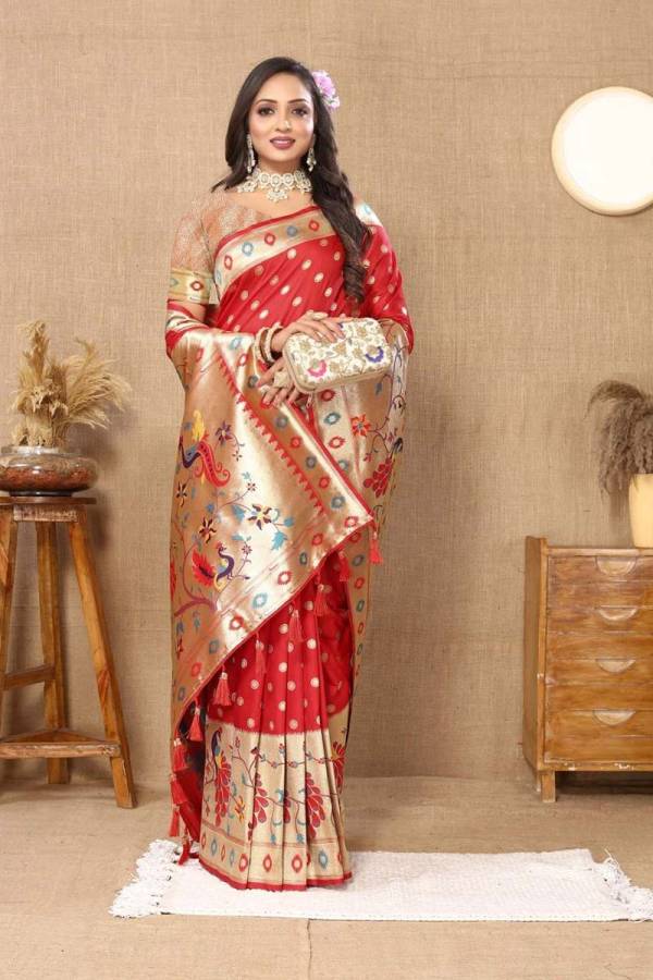 Soft Pethani Silk Saree Adorned with Zari and Minakari Weaving  in Surat