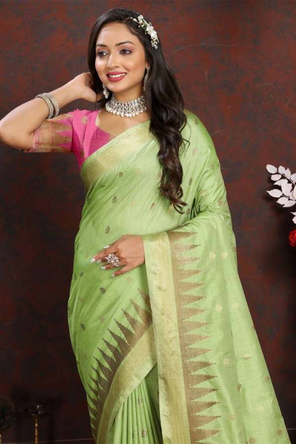 Soft Silk Elegance Highlighting the Luxurious Fabric of the Saree  in Surat