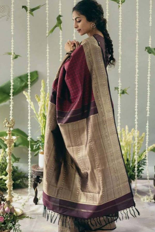 Stunning Golden Zari Heavy Border Saree for Special Occasions Design Saree  in Surat