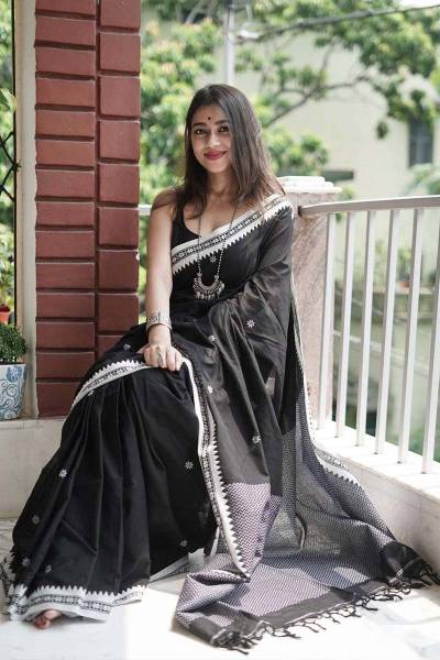 Stylish Party Looks Soft Cotton Saree with Small Border and Allovar Buti Manufacturers in Mumbai