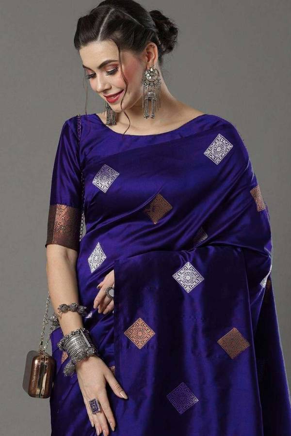The Banarasi Saree Exquisite Silk Threads Woven with Intricate Techniques  in Surat