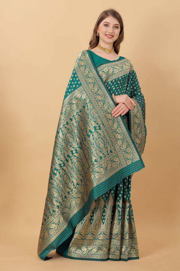 The Timeless Splendor of Kanjivaram Silk Sarees with Zari Weaving  in Surat