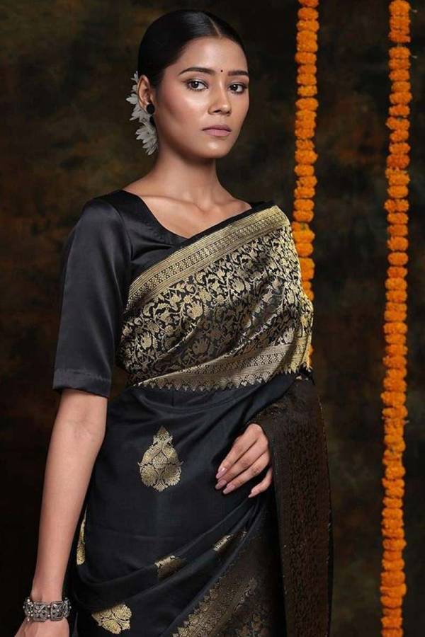 This Kanjivaram Silk Saree Has A Rich Pallu And Is Woven With Blended Silk Yarns  in Surat