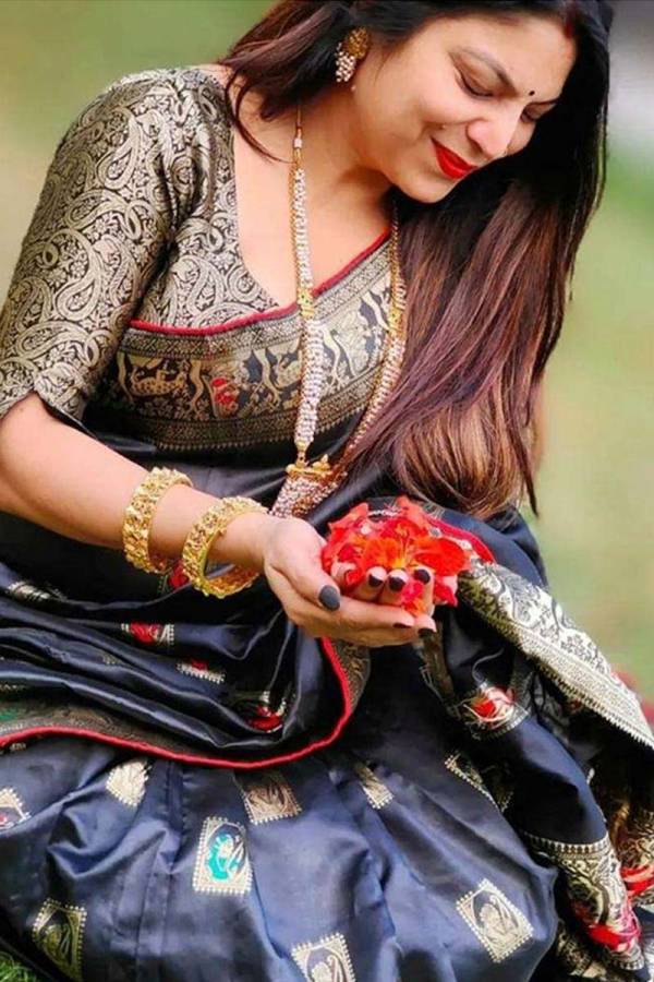 Threads of Tradition Elevate Your Saree with the Beauty of Indian Weaving  in Surat