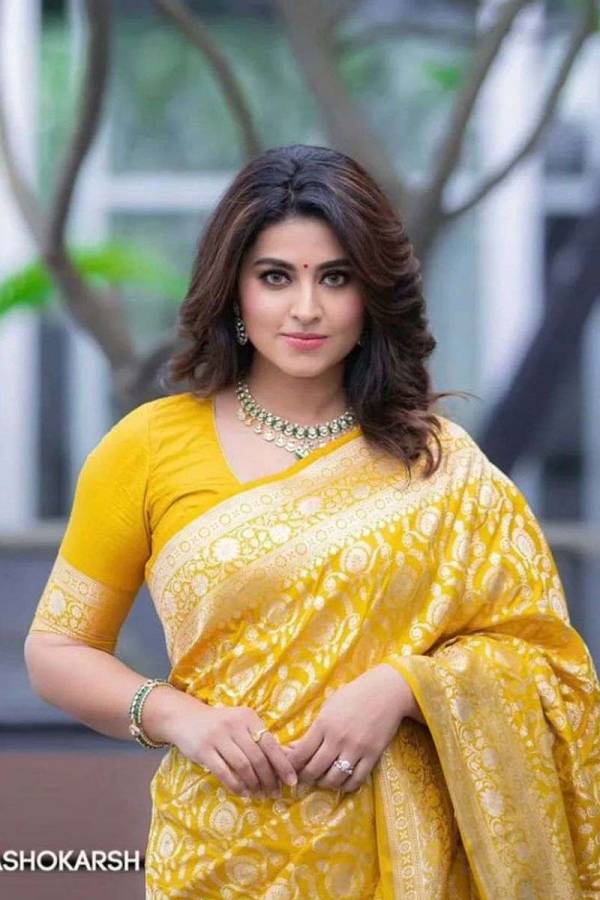 Tradition Meets Elegance Zari Motifs and Solid Jacquard Weave in a Stunning Saree  in Surat