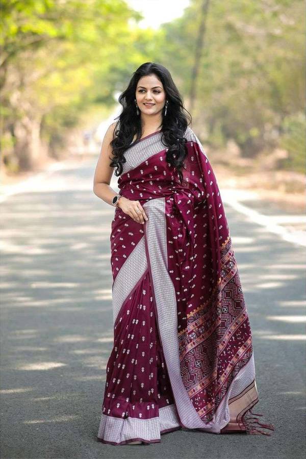 Traditional Cotton with Silver Zari Weaving Rich Pallu Silver Zari Allover Butaa Design Cotton Saree  in Surat