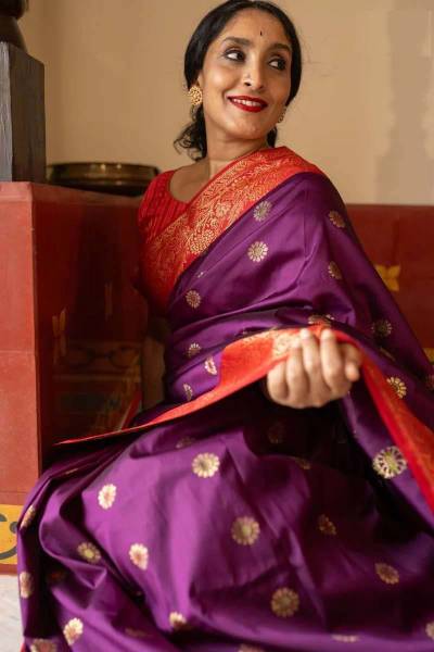 Traditional Golden Zari Woven Banarasi Silk Saree with Intricate Border in Surat