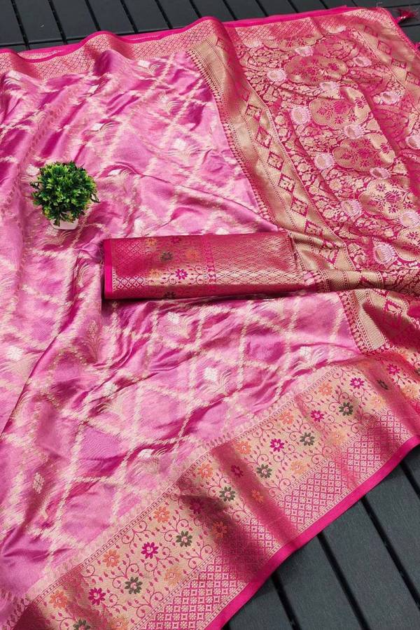 Traditional Splendor Meenakari Weaving Patterns on Soft Organza Silk Saree with Rich Pallu  in Surat