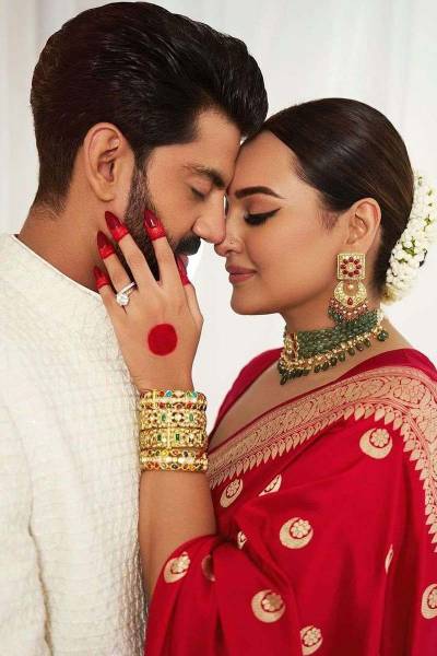 Trendy Wedding Wear Fancy Soft Silk Saree with Golden Zari Weaving Design Saree in Surat