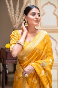 Zari Floral Butta Banarasi Soft Silk Saree with Brocade Pallu in Seven Festive Shades  in Surat