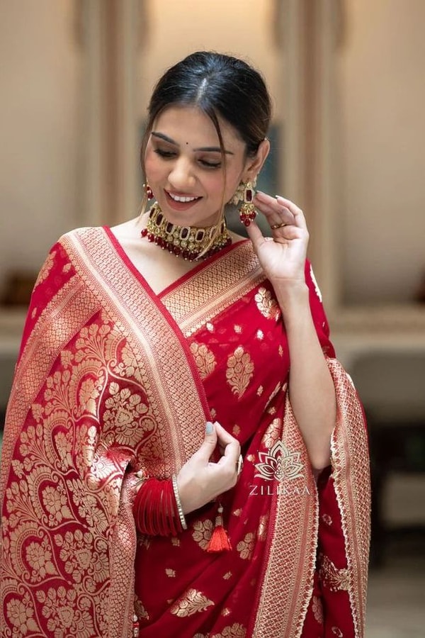 Zari Floral Butta Banarasi Soft Silk Saree with Brocade Pallu in Seven Festive Shades  in Surat