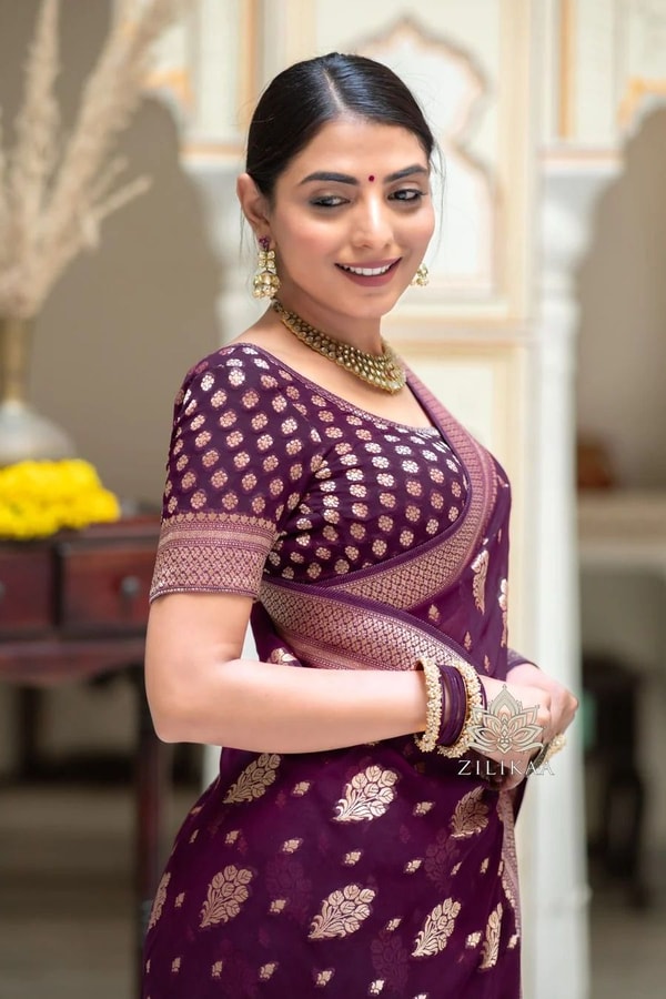 Zari Floral Butta Banarasi Soft Silk Saree with Brocade Pallu in Seven Festive Shades  in Surat