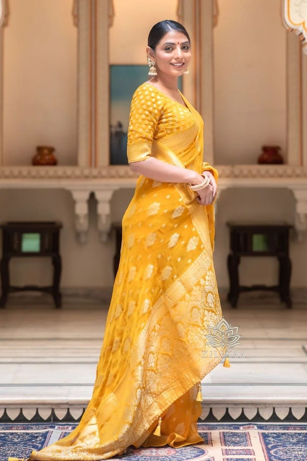 Zari Floral Butta Banarasi Soft Silk Saree with Brocade Pallu in Seven Festive Shades  in Surat