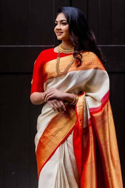 Zari Weaving Border Rich Pallu Saree with Golden Box and Flower Motifs in Surat